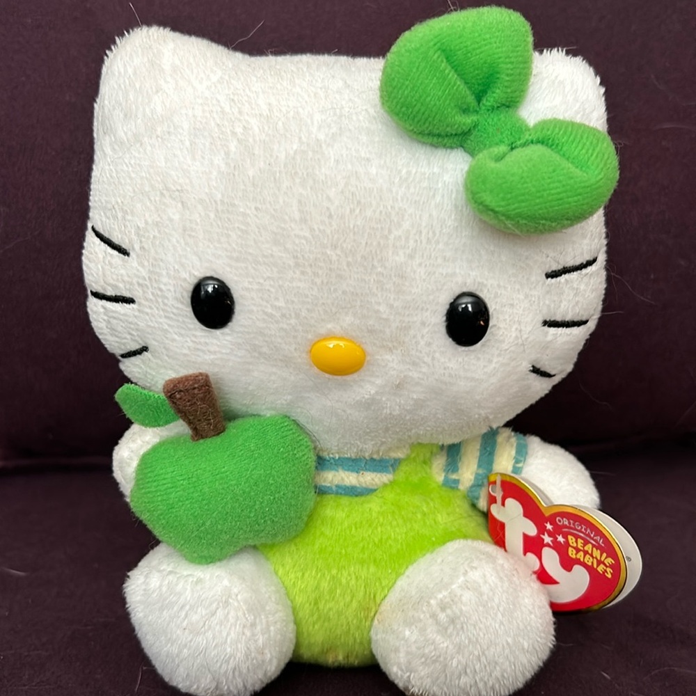 Hello Kitty 6" Plush - green apple